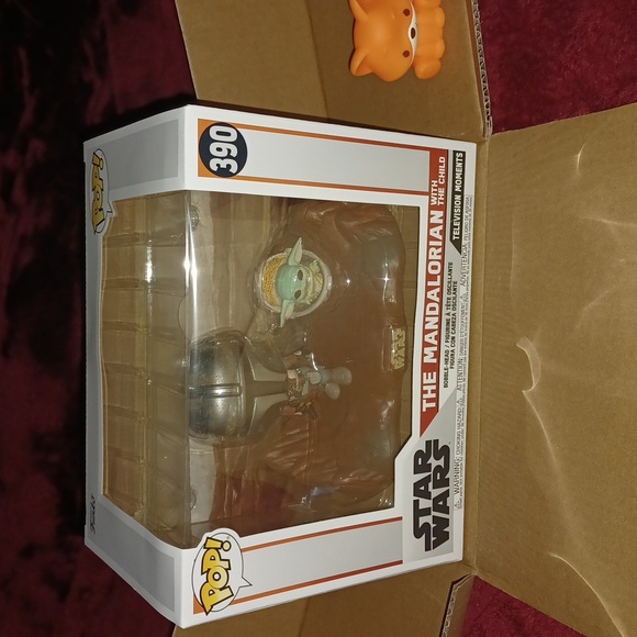 🆕️ Funko Pop! Moment Star Wars The Mandalorian with The Child 390 - Picture 1 of 15